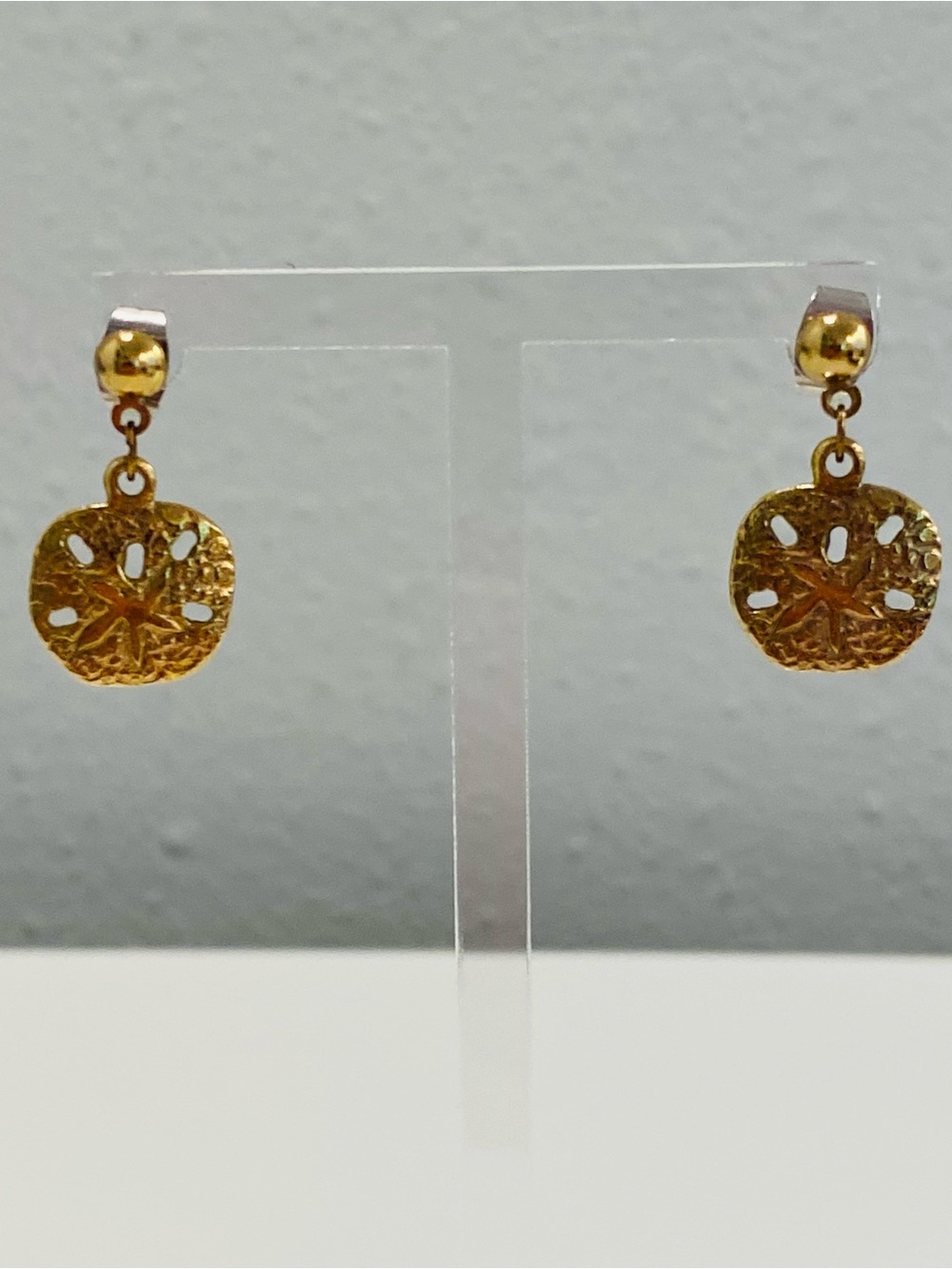 Vintage Sand Dollar Dangle Earrings Gold Tone Pierced Beach Nautical Cruise